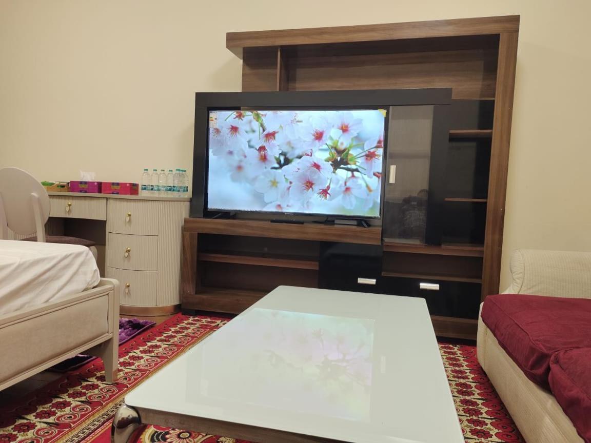 Arnim Suite - 3 Bedrooms Apartment Шарджа Экстерьер фото