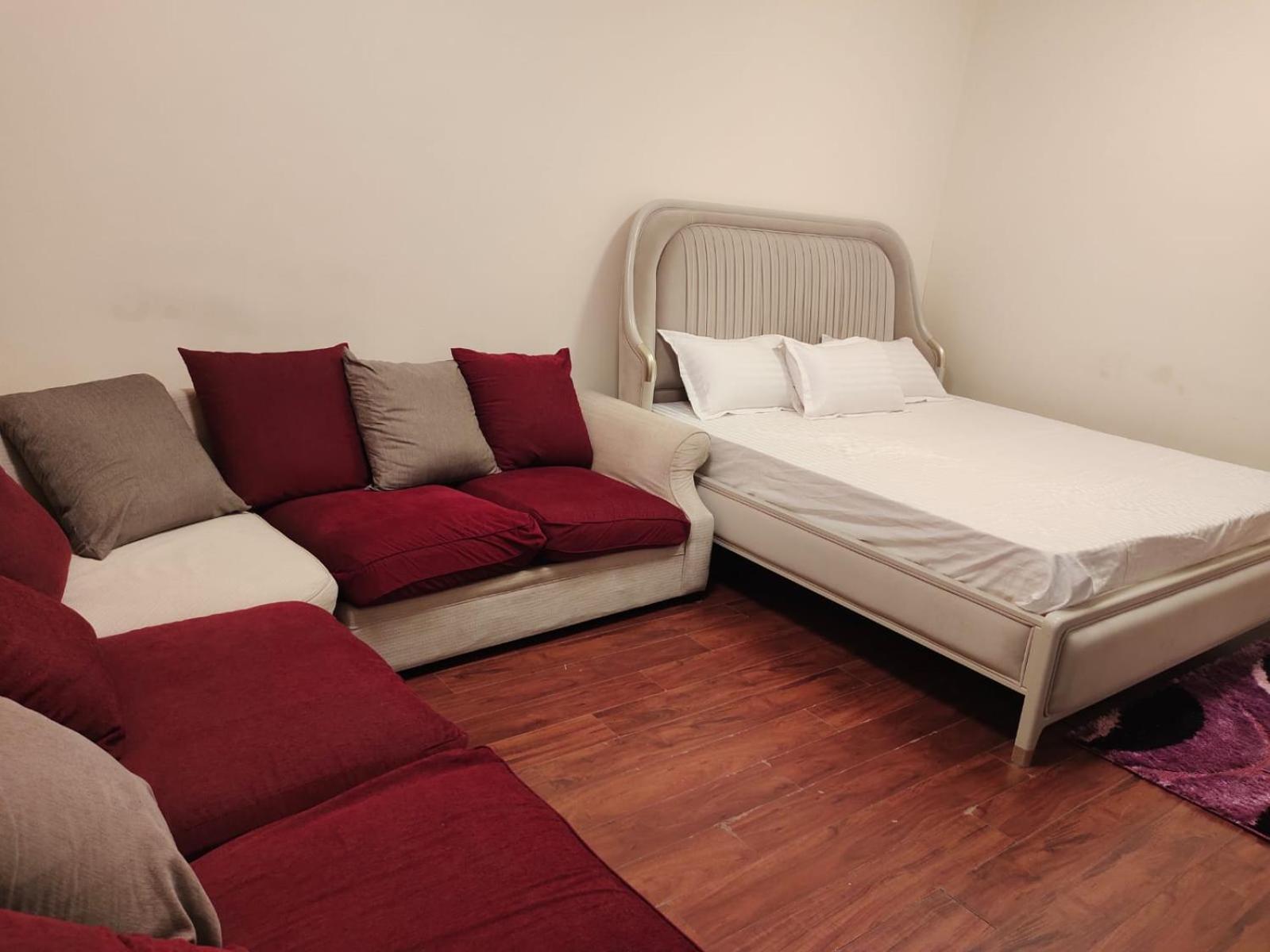 Arnim Suite - 3 Bedrooms Apartment Шарджа Экстерьер фото
