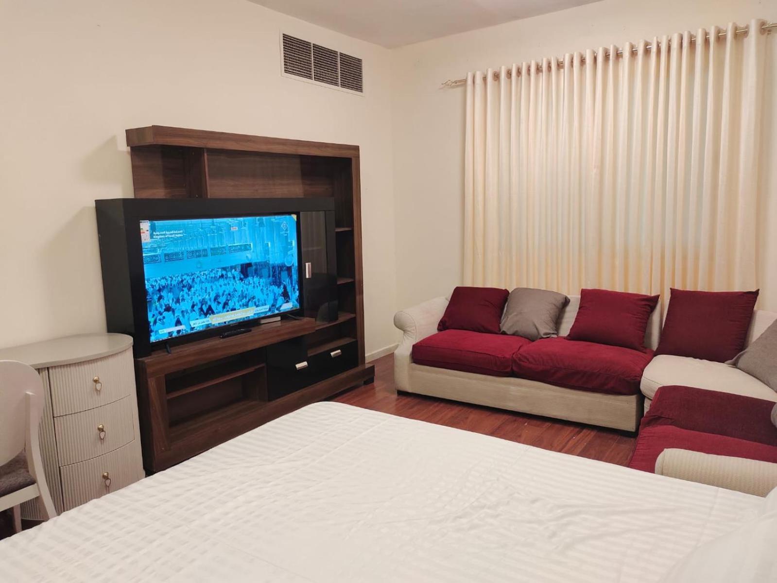 Arnim Suite - 3 Bedrooms Apartment Шарджа Экстерьер фото